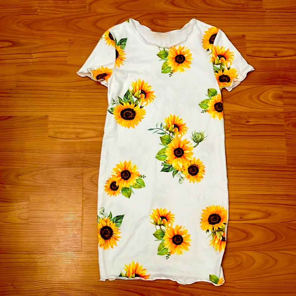 NWOT Sunflower Dress for girls Sz 6